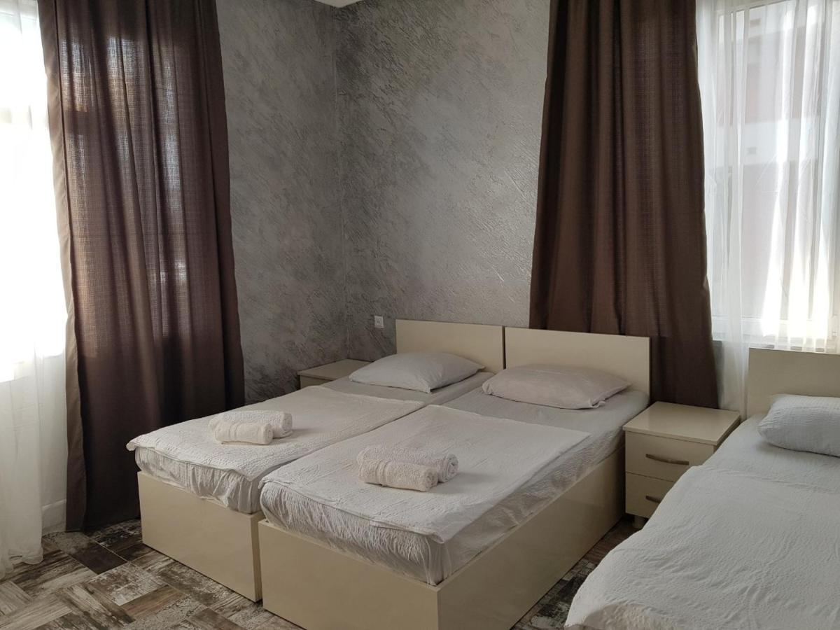 Midia Guest House Koboeleti Buitenkant foto