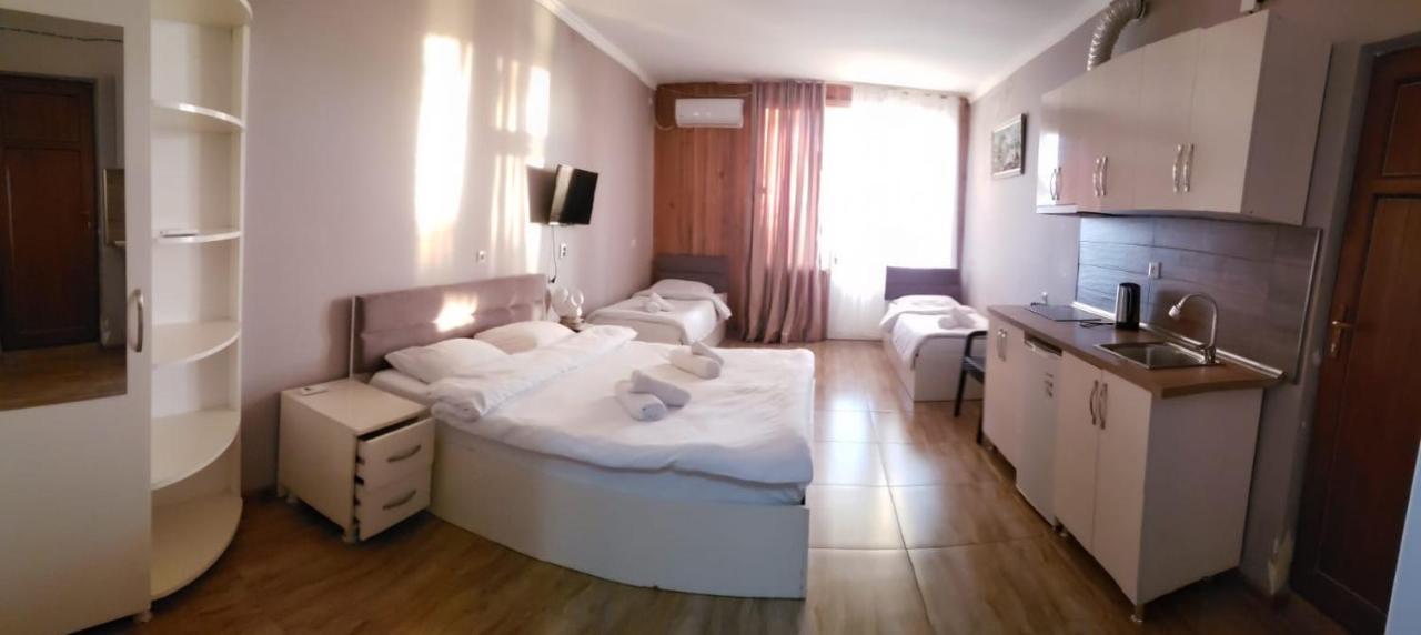 Midia Guest House Koboeleti Buitenkant foto