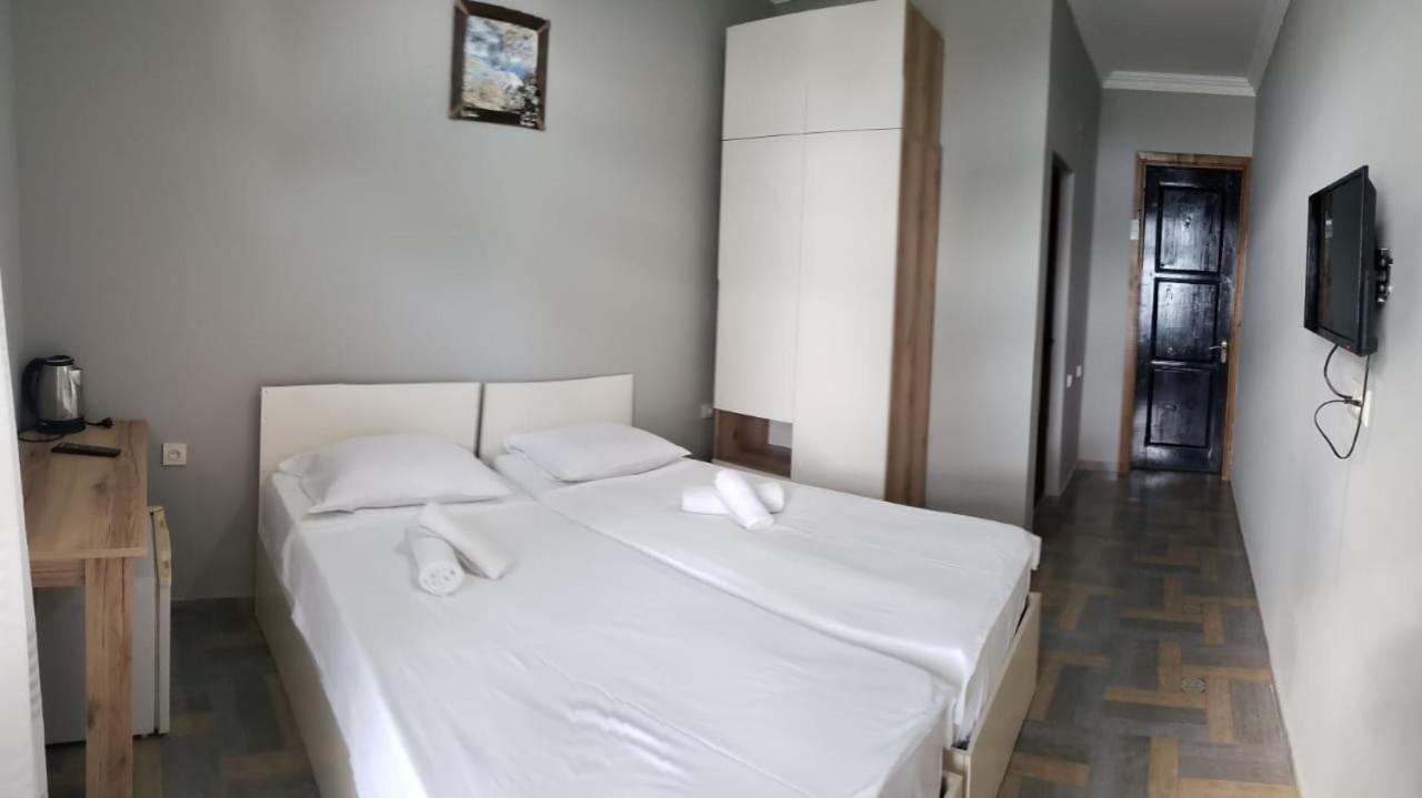 Midia Guest House Koboeleti Buitenkant foto