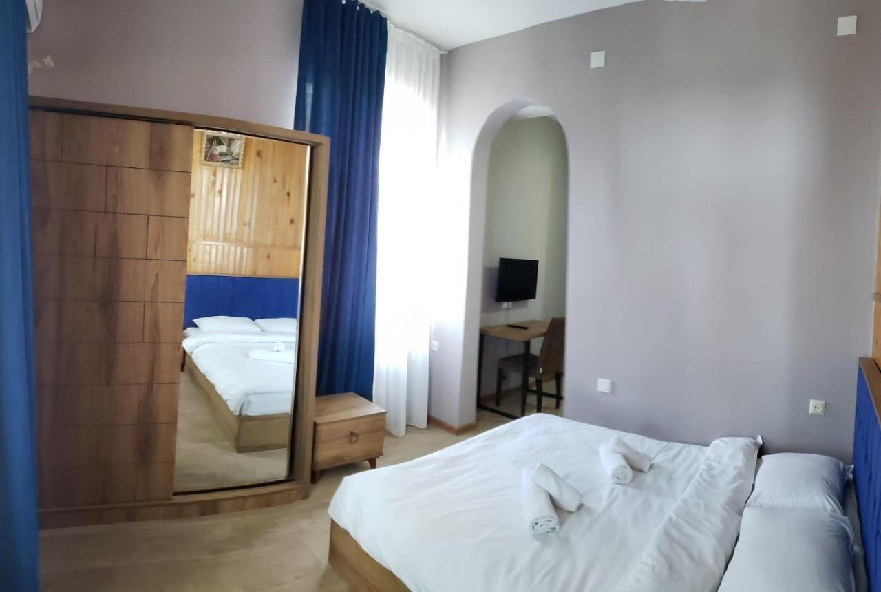Midia Guest House Koboeleti Buitenkant foto
