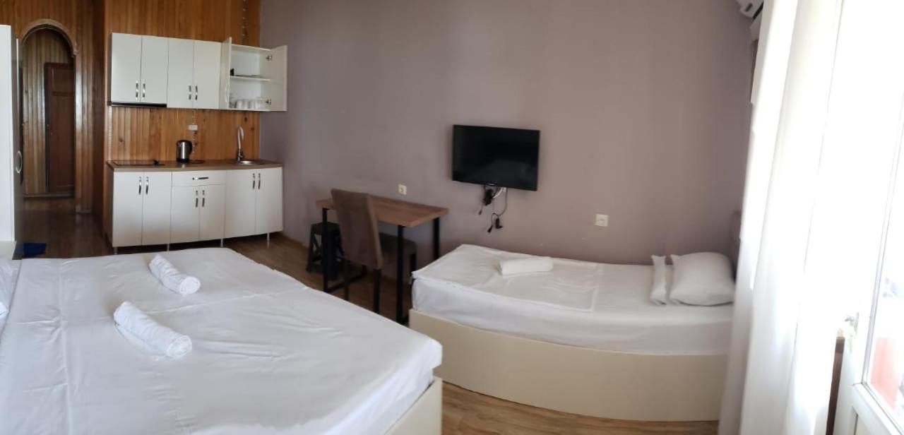 Midia Guest House Koboeleti Buitenkant foto